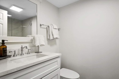 TURNKEY UNIT AVAILABLE FOR YOUR INVESTMENT! MIN RENTAL IS 14 on Ocean Village Golf Course in Florida - for sale on GolfHomes.com, golf home, golf lot