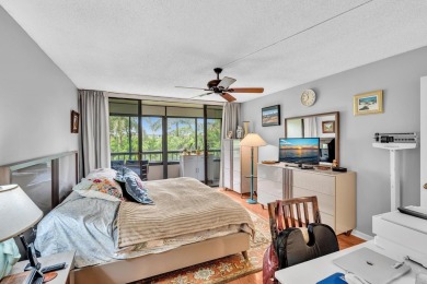 Come see this stunning condo in the highly desirable Boca Del on The Country Club At Boca Raton in Florida - for sale on GolfHomes.com, golf home, golf lot