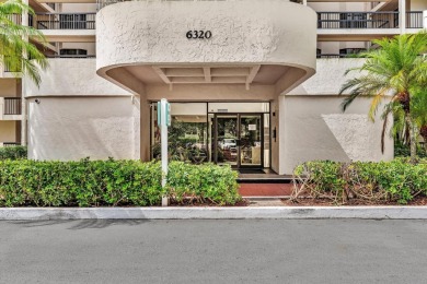 Come see this stunning condo in the highly desirable Boca Del on The Country Club At Boca Raton in Florida - for sale on GolfHomes.com, golf home, golf lot