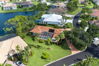 3/3/2 CBS Charming Courtyard Home with pool. Lakefront home is on Lost Lake Golf Club in Florida - for sale on GolfHomes.com, golf home, golf lot