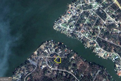 Location, location, location! Well maintained 3-bedroom & on Turtle Cove Golf Course in Georgia - for sale on GolfHomes.com, golf home, golf lot