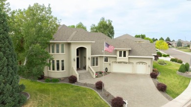 MLS# 285051 Modern Elegance Meets Everyday Comfort in Canyon on Canyon Lakes Golf Course in Washington - for sale on GolfHomes.com, golf home, golf lot