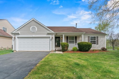 This is the perfect ranch in the perfect location that you've on Streamwood Oaks Golf Club in Illinois - for sale on GolfHomes.com, golf home, golf lot