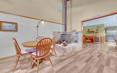 This beautifully maintained Lake Almanor Country Club home is on Lake Almanor Country Club in California - for sale on GolfHomes.com, golf home, golf lot