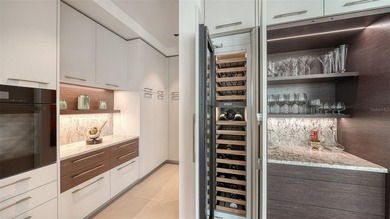 Drop dead gorgeous PENTHOUSE level condominium recently and on Links on Longboat Golf Club in Florida - for sale on GolfHomes.com, golf home, golf lot