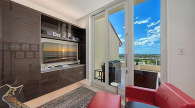 Drop dead gorgeous PENTHOUSE level condominium recently and on Links on Longboat Golf Club in Florida - for sale on GolfHomes.com, golf home, golf lot