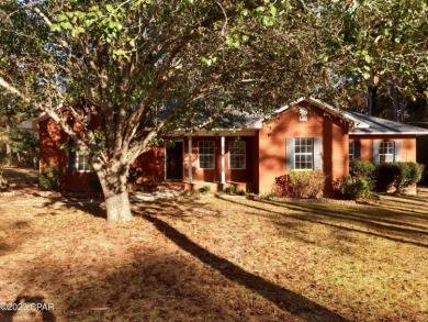 Very nice brick home in excellent condition. Home has been on Dogwood Lakes Golf Club in Florida - for sale on GolfHomes.com, golf home, golf lot
