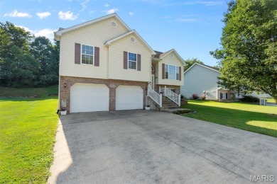 This one owner home has been maintained. It could use some on Bent Creek Golf Course in Missouri - for sale on GolfHomes.com, golf home, golf lot