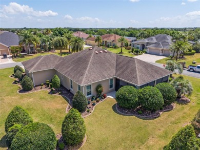 Under contract-accepting backup offers. Experience PREMIER on The Links of Spruce Creek in Florida - for sale on GolfHomes.com, golf home, golf lot