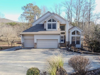 Welcome to this stunning 3-bedroom, 3.5-bathroom home situated on Lake Haven Golf and Country Club in Tennessee - for sale on GolfHomes.com, golf home, golf lot