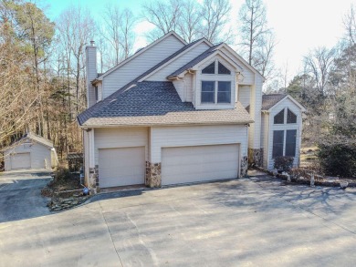 Welcome to this stunning 3-bedroom, 3.5-bathroom home situated on Lake Haven Golf and Country Club in Tennessee - for sale on GolfHomes.com, golf home, golf lot