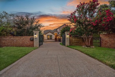 Nestled on the 8th fairway of Ridglea Golf Course, this on Ridglea Country Club in Texas - for sale on GolfHomes.com, golf home, golf lot