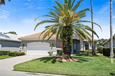 Charming Single-Family Home - This well-maintained 3-bedroom on Monarch Country Club in Florida - for sale on GolfHomes.com, golf home, golf lot