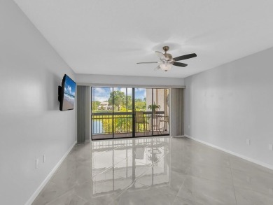 Discover your dream condo at Meadowood Golf & Tennis Club! This on Meadowood Golf and Tennis Club in Florida - for sale on GolfHomes.com, golf home, golf lot