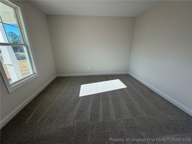 MOVE-IN PACKET!! FRENCH DOOR REFRIG, BLINDS, SOD FRONT AND BACK on Kings Grant Golf and Country Club in North Carolina - for sale on GolfHomes.com, golf home, golf lot