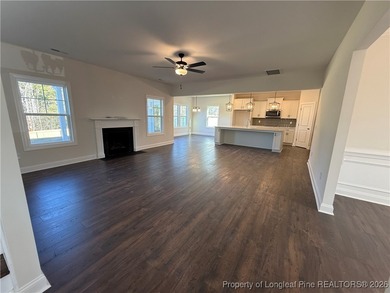 MOVE-IN PACKET!! FRENCH DOOR REFRIG, BLINDS, SOD FRONT AND BACK on Kings Grant Golf and Country Club in North Carolina - for sale on GolfHomes.com, golf home, golf lot