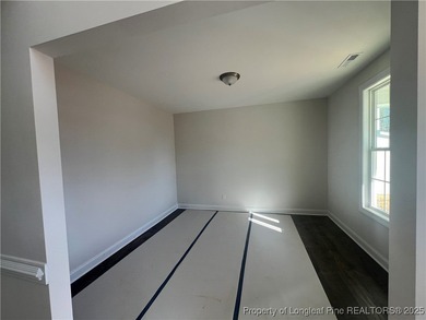 MOVE-IN PACKET!! FRENCH DOOR REFRIG, BLINDS, SOD FRONT AND BACK on Kings Grant Golf and Country Club in North Carolina - for sale on GolfHomes.com, golf home, golf lot