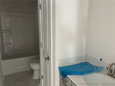 MOVE-IN PACKET!! FRENCH DOOR REFRIG, BLINDS, SOD FRONT AND BACK on Kings Grant Golf and Country Club in North Carolina - for sale on GolfHomes.com, golf home, golf lot