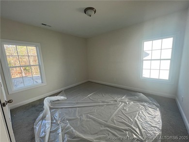 MOVE-IN PACKET!! FRENCH DOOR REFRIG, BLINDS, SOD FRONT AND BACK on Kings Grant Golf and Country Club in North Carolina - for sale on GolfHomes.com, golf home, golf lot
