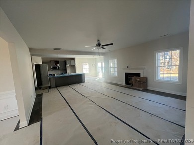 MOVE-IN PACKET!! FRENCH DOOR REFRIG, BLINDS, SOD FRONT AND BACK on Kings Grant Golf and Country Club in North Carolina - for sale on GolfHomes.com, golf home, golf lot