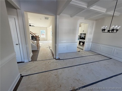 MOVE-IN PACKET!! FRENCH DOOR REFRIG, BLINDS, SOD FRONT AND BACK on Kings Grant Golf and Country Club in North Carolina - for sale on GolfHomes.com, golf home, golf lot