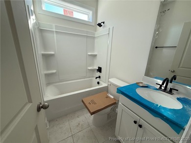 MOVE-IN PACKET!! FRENCH DOOR REFRIG, BLINDS, SOD FRONT AND BACK on Kings Grant Golf and Country Club in North Carolina - for sale on GolfHomes.com, golf home, golf lot