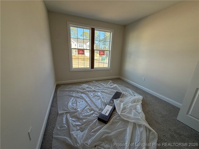 MOVE-IN PACKET!! FRENCH DOOR REFRIG, BLINDS, SOD FRONT AND BACK on Kings Grant Golf and Country Club in North Carolina - for sale on GolfHomes.com, golf home, golf lot