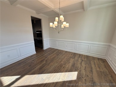 MOVE-IN PACKET!! FRENCH DOOR REFRIG, BLINDS, SOD FRONT AND BACK on Kings Grant Golf and Country Club in North Carolina - for sale on GolfHomes.com, golf home, golf lot