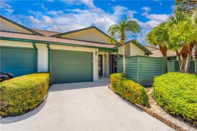 Welcome home! Once you visit this comfortable villa with an open on Heritage Ridge Golf Club in Florida - for sale on GolfHomes.com, golf home, golf lot