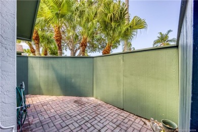 Welcome home! Once you visit this comfortable villa with an open on Heritage Ridge Golf Club in Florida - for sale on GolfHomes.com, golf home, golf lot