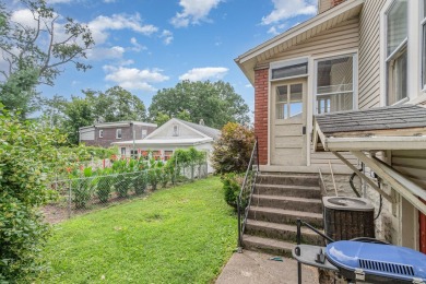 Welcome to this charming 2-bedroom, 1-bath home in the heart of on Twin Oaks Golf and Plantation Club in Kentucky - for sale on GolfHomes.com, golf home, golf lot