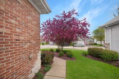 Beautifully refreshed, low-maintenance ranch in the sought-after on White Eagle Golf Club in Illinois - for sale on GolfHomes.com, golf home, golf lot