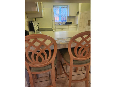 Wow! This desirable 55+ community  is a great location close to on Tarpon Springs Golf Course in Florida - for sale on GolfHomes.com, golf home, golf lot