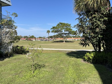 Luxurious ground floor 2/2 updated/renovated unit in Tuscany F on Kings Point Golf -Flanders Way in Florida - for sale on GolfHomes.com, golf home, golf lot