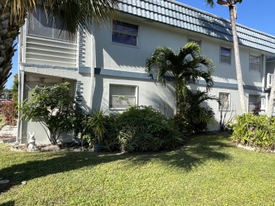 Luxurious ground floor 2/2 updated/renovated unit in Tuscany F on Kings Point Golf -Flanders Way in Florida - for sale on GolfHomes.com, golf home, golf lot