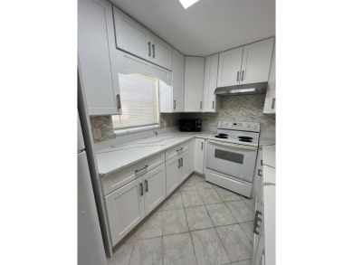 Luxurious ground floor 2/2 updated/renovated unit in Tuscany F on Kings Point Golf -Flanders Way in Florida - for sale on GolfHomes.com, golf home, golf lot