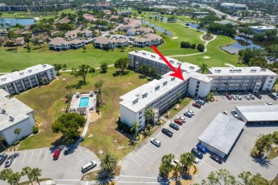 Live the Seven Lakes Lifestyle! Turnkey Furnished Condo with on Seven Lakes Golf and Tennis Community in Florida - for sale on GolfHomes.com, golf home, golf lot