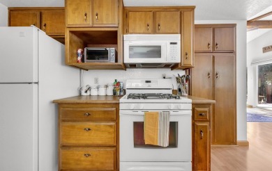 Spacious Retreat in Lake Almanor Country Club.Tucked away in a on Lake Almanor Country Club in California - for sale on GolfHomes.com, golf home, golf lot