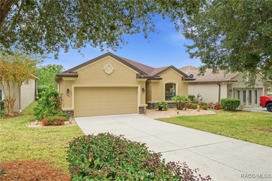 Beautifully maintained 2-bedroom, 2-bath home with a spacious on Brentwood Farms Golf Club in Florida - for sale on GolfHomes.com, golf home, golf lot