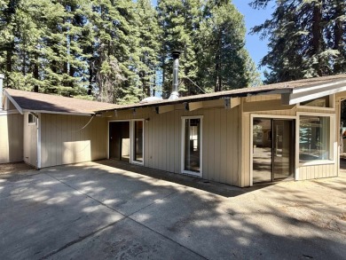 Charming Lake Almanor Country Club retreat on a spacious on Lake Almanor Country Club in California - for sale on GolfHomes.com, golf home, golf lot