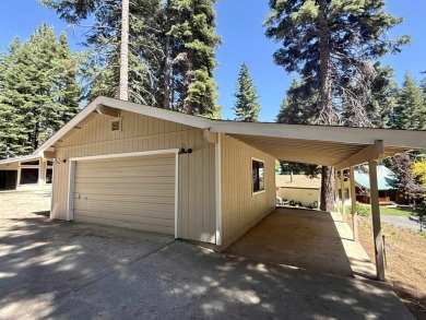 Charming Lake Almanor Country Club retreat on a spacious on Lake Almanor Country Club in California - for sale on GolfHomes.com, golf home, golf lot