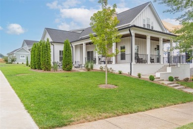 Like new in Olde Stone on a corner lot close to the clubhouse!! on The Club At Olde Stone in Kentucky - for sale on GolfHomes.com, golf home, golf lot