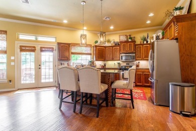 Gorgeous and inviting home located in golf course community!!! on Pheasant Run in Oklahoma - for sale on GolfHomes.com, golf home, golf lot
