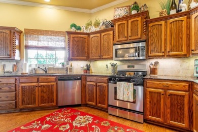 Gorgeous and inviting home located in golf course community!!! on Pheasant Run in Oklahoma - for sale on GolfHomes.com, golf home, golf lot