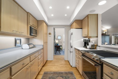Beautifully maintained 3BR/3BA home in the coveted River's Edge on Rivers Edge Golf Resort in Oregon - for sale on GolfHomes.com, golf home, golf lot