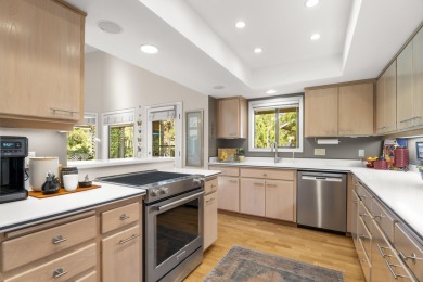 Beautifully maintained 3BR/3BA home in the coveted River's Edge on Rivers Edge Golf Resort in Oregon - for sale on GolfHomes.com, golf home, golf lot