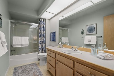 Beautifully maintained 3BR/3BA home in the coveted River's Edge on Rivers Edge Golf Resort in Oregon - for sale on GolfHomes.com, golf home, golf lot