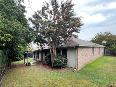 Fantastic, well-maintained home with great curb appeal in on The Golf Club At McKinney in Texas - for sale on GolfHomes.com, golf home, golf lot