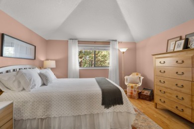 Beautifully maintained 3BR/3BA home in the coveted River's Edge on Rivers Edge Golf Resort in Oregon - for sale on GolfHomes.com, golf home, golf lot