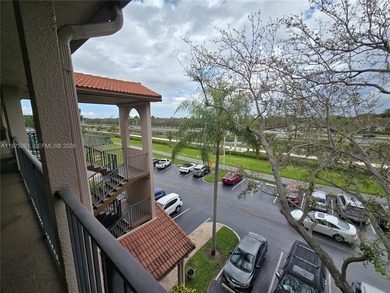 Beautifully maintained 1-bedroom, 1.5-bath condo in the highly on Flamingo Lakes Country Club in Florida - for sale on GolfHomes.com, golf home, golf lot